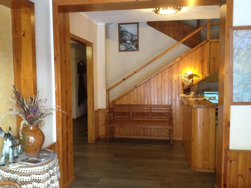 Llacs De Cardos Hotel Tavascan