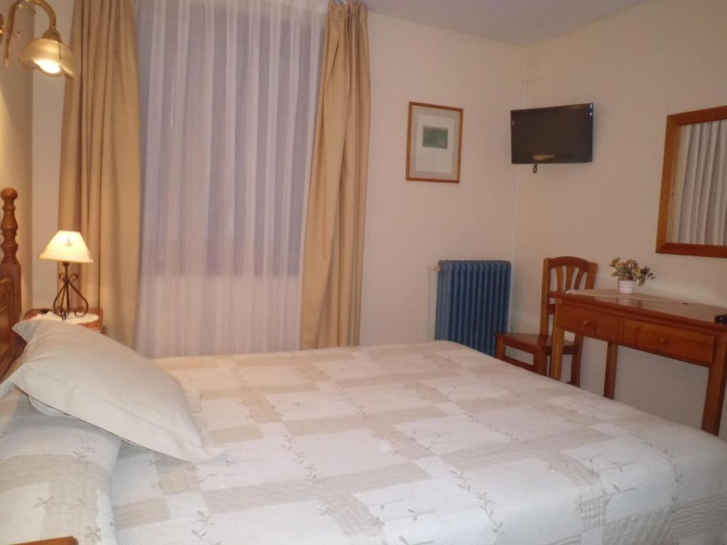 Llacs De Cardos Hotel *