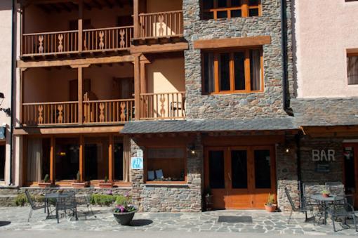 Llacs De Cardos Hotel Tavascan